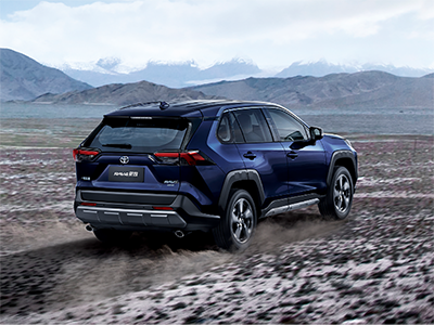 越己 阅世界 一汽丰田RAV4荣放2022款强劲登场