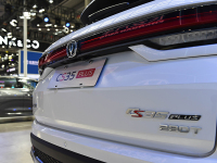 百万销量是怎样达成的？长安真正国民车，这俩太卷了！