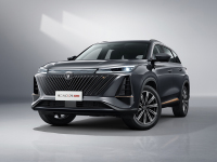 在车外就能遥控泊车！这辆15万级中国SUV 停车究竟有多简单？