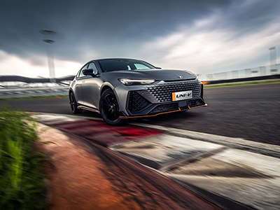 华系崛起，高能再续｜UNI-V 2.0T正式上市，UNI-V iDD全球首秀