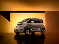 几万块就能体验智能驾驶？8月份就能开上！通勤利器宝骏KiWi EV推出