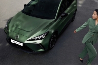 电车界“小钢炮”！MG MULAN亮相 3.8秒破百 堪比百万超跑