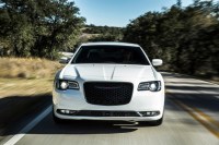 告别V6发动机!克莱斯勒300C即将转型电动车 续航超800km