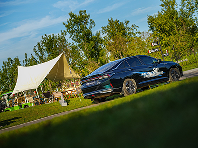 奕炫MAX 24小时不熄火，“史上最长”人车生活直播拓界“房车” 