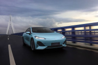 最贵国产中型车诞生！面面俱到起售只要16万多，替海豹捏把汗！