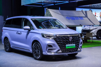 15万级中国SUV产品力天花板  “冠军座驾”全新第三代荣威RX5家族震撼登陆成都车展