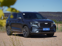 试驾星越L雷神Hi·F！实测油耗3.9L  操控性不亚于本田CR-V