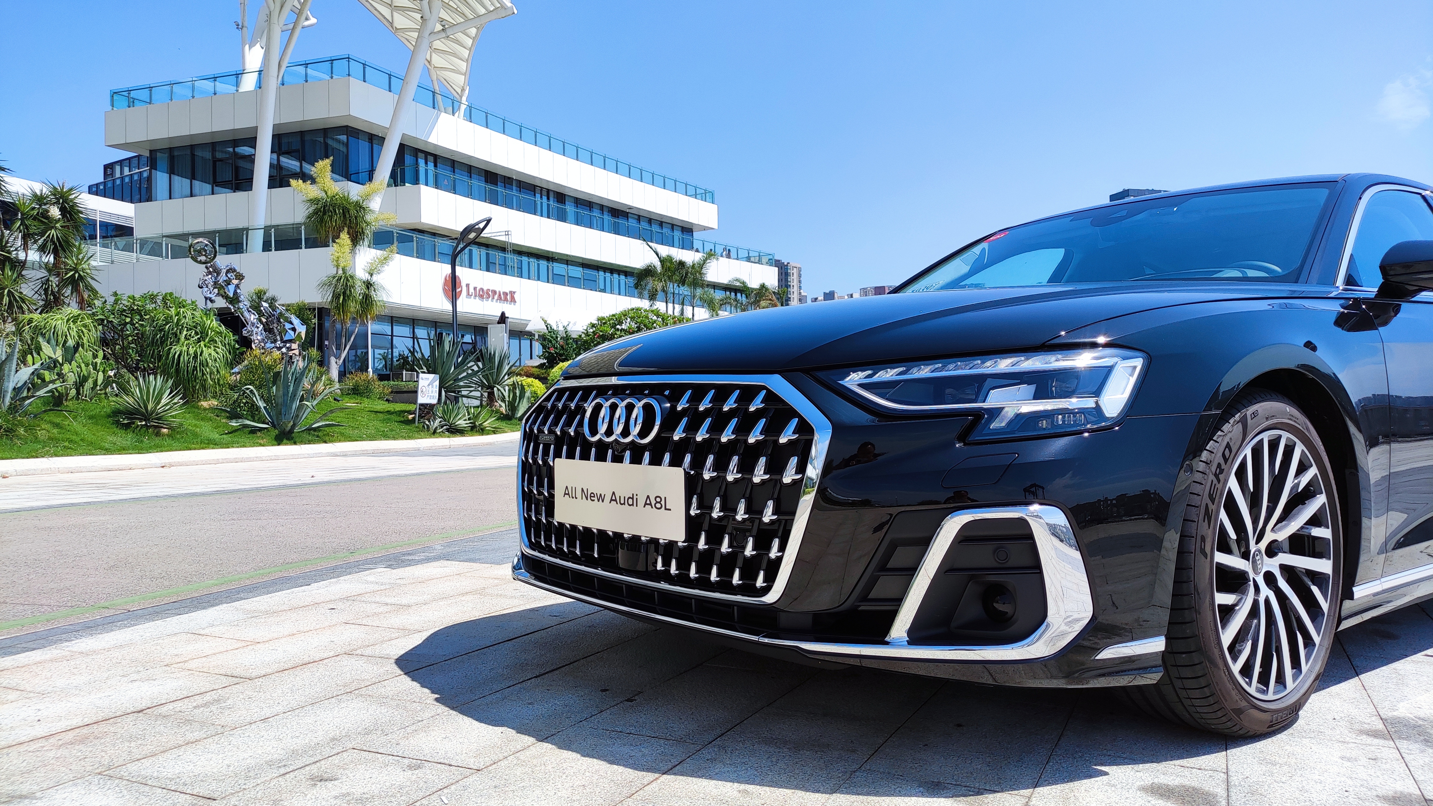 成功男士必选 新款奥迪a8l售82.98万起!-爱卡汽车爱咖号