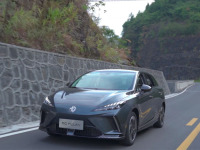 3.8s破百+四驱!价格不到20万!称它国产新钢炮没人反对吧?