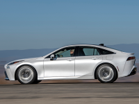 不加油不充电！续航超1300公里 限量50台！丰田旗舰轿车确认引进