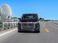 气场拉满的中大型MPV 试驾红旗HQ9