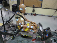 全球首个女性碰撞假人诞生？假人有必要分性别吗？