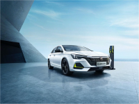 中国品牌纯电轿车一年保值率出炉，荣威i6 MAX EV位列“榜眼”