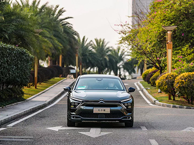 树立“驾乘头等舱”标杆，凡尔赛C5 X 荣获五星“驾乘品质之星”荣誉