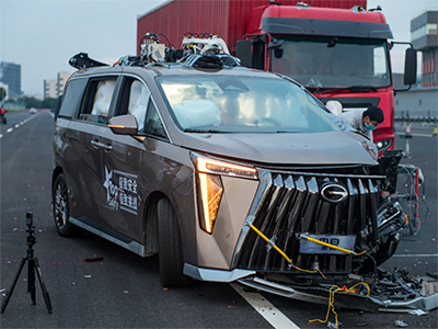 360°安全气囊有多强？TOP Safety全网首次MPV货车“前后夹击”碰撞揭晓答案