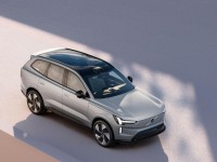 沃尔沃EX30现身国内 宝马iX3该慌神了！