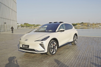 半幅方向盘+超大前挡玻璃 可能是视野最好的SUV