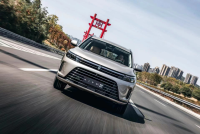 有降价有补贴，AITO问界正重塑与特斯拉Model Y、理想L8的竞争面？