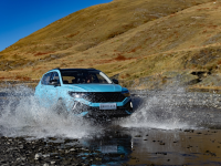 “年轻人的第一辆车”如何选？新捷达SUV高光版可闭眼入