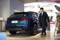 兰博Urus同平台，仅78.28万起，你只管地板油！