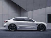 2023款极氪001,中间的才是最好的