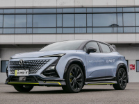 内饰更新 配8155芯片 新款UNI-T上市