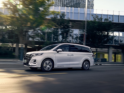 让用户出行更幸福 上汽荣威全新荣威RX9及2023款iMAX8正式上市