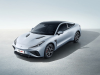 首批官图发布 哪吒汽车首款纯电跑车正式定名为“哪吒GT”