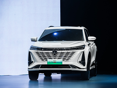  明星车型齐聚亮相 智电·星纪元 长安汽车智电之夜第二弹闪耀而来