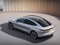 20.99万起售！5.7秒破百+轴距3米 还要什么雅阁凯美瑞？