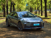 电气化转折点?赛道试驾丰田bZ3