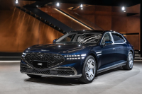 中型豪华SUV捷尼赛思GV70，完美演绎属于SUV的非凡驾趣