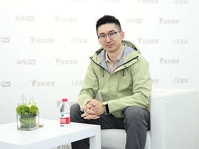 智己的客户，是年轻、高知、勇敢探索和拥抱未来的人群