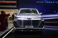 尺寸超越传祺M8 奔腾M9亮相上海车展