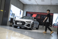 探店地表最强买菜车——RS6 AVANT