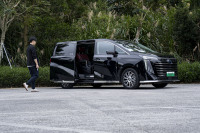 这插电MPV搭2.0T引擎,预售33万!腾势:没怕过