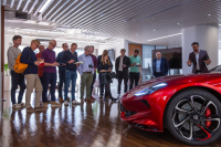 MG Cyberster获海外权威媒体盛赞，  以纯电之姿重返欧洲