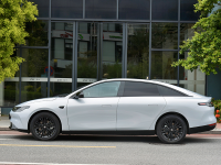 15万价格50万品质！车长超5米 入门即高配 这轿车太卷了