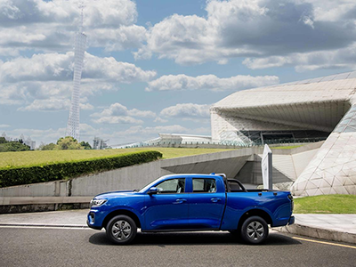 冠军皮卡焕新升级 全球智能豪华皮卡2023款商用炮9.98万元起上市