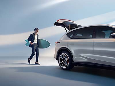 全新车型智己LS7 Urban Fit上市，28.98万元起