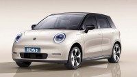 上打比亚迪下踢五菱?这纯电新车8.99万起 可不止是空间大!