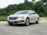 全新一代斯柯达速派曝光 或搭载1.5T和2.0混动