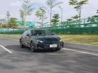 国产最美轿跑！车评人提车对它赞不绝口！