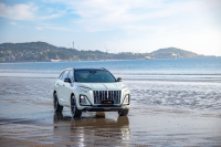 售价14.58万起的红旗HS3，凭什么重新定义A+级SUV