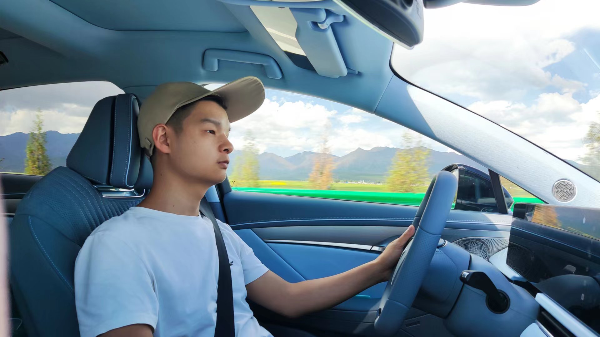 一键开启老板模式！这中国豪车不输BBA 30万+就有空悬？