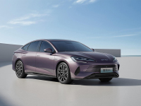 最大敌手竟是自己？ 比亚迪海豹DM-i实拍 预售价17.68起