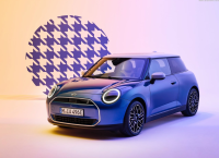 纯电的“公路卡丁车”！造型依旧小巧可爱 未来即将国产