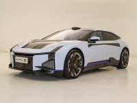 新势力算不算豪华？不管老派新派怎么说 这些车还真挺贵的！