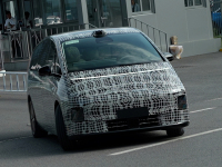 全新MPV天花板来袭？理想MEGA低伪装测试车曝光 亮点多多！