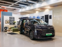 奶爸首选！这20万级插混MPV谁看了都走不动道！